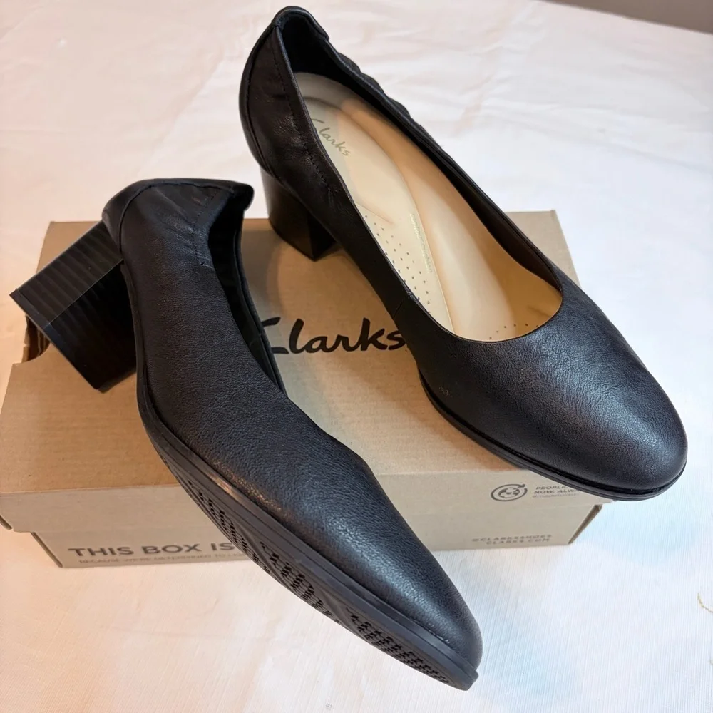 Clarks Women's Classic Black Heels - Picture 3 of 9